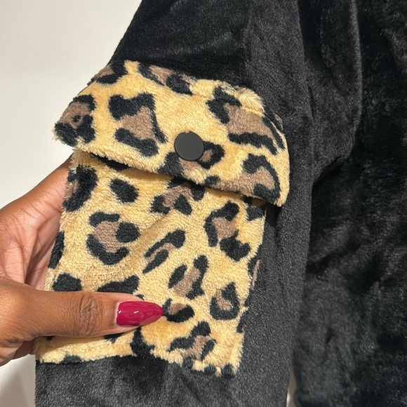 LEOPARD PRINT TRIM CROPPED SWEATSHIRT - Picture 6 of 7